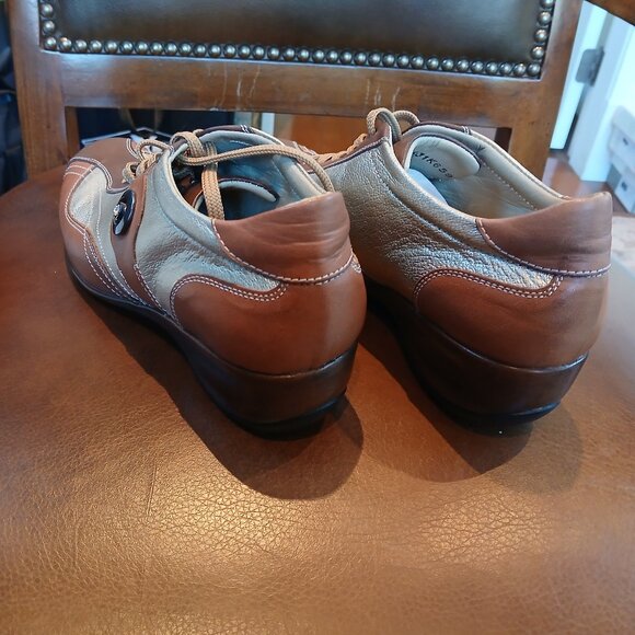 Unique and comfortable sneakers for your closet! - Picture 4 of 5